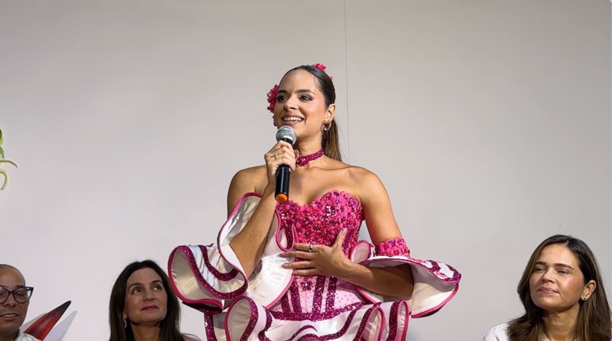 La Reina del Carnaval de Barranquilla, Salwa Maloof Habib, entregando declaraciones en el salón interactivo de la Casa del Carnaval.//El Universal.