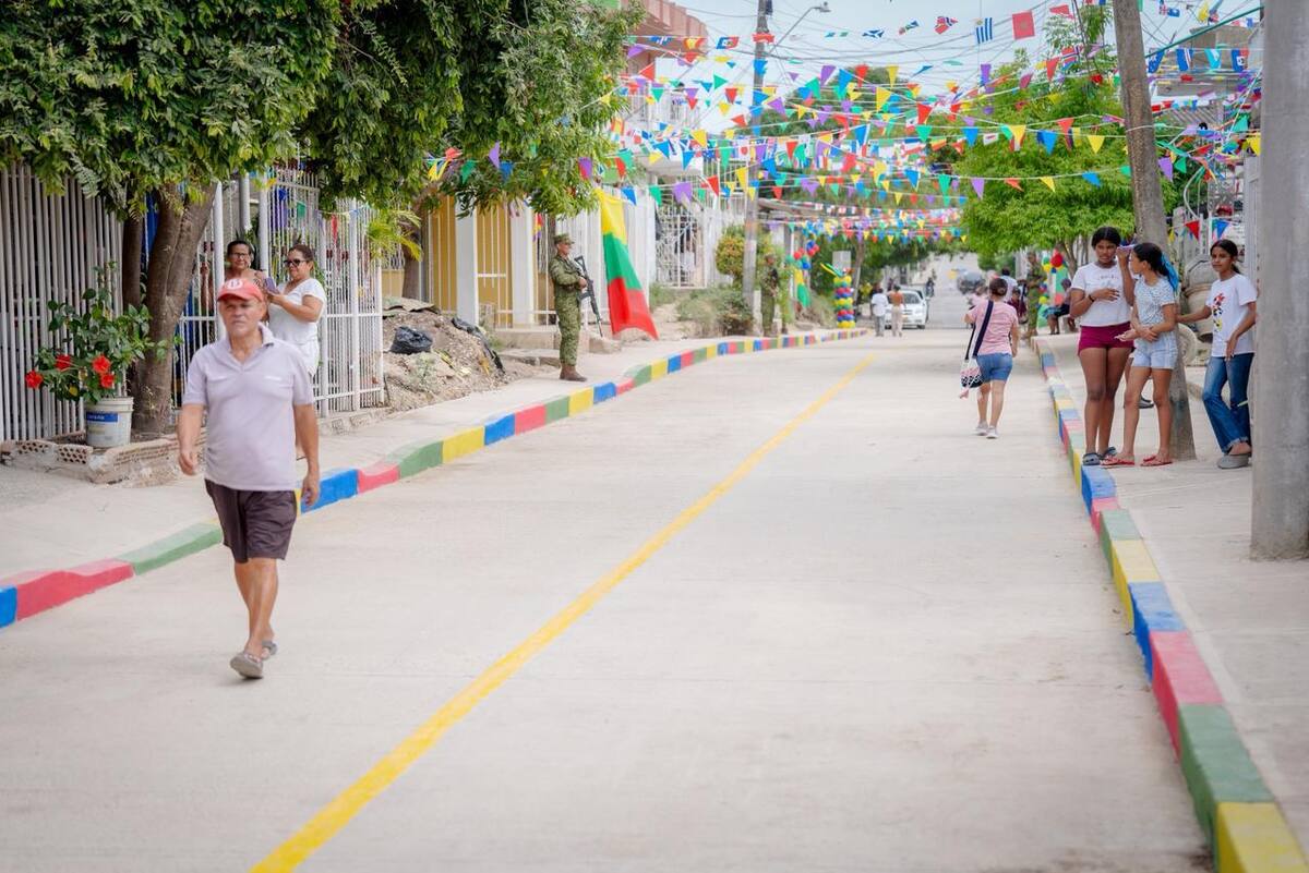 La carrera 80D1 entre calles 4F y 5 y la carrera 80D entre calles 10 y 11, en el barrio San Fernando, quedaron completamente pavimentadas, gracias al programa COMPI. // Foto: Cortesía - Gobernación de Bolívar.