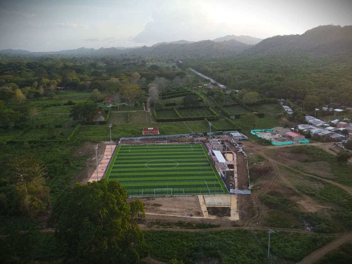 La unidad deportiva que se construye en San Juan Nepomuceno será un complejo integral que incluirá un patinódromo, parque infantil y zona biosaludable. // Foto: Cortesía.
