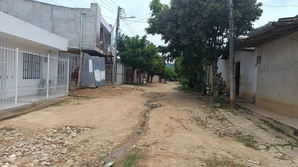 La Gobernación de Bolívar realizará obras de pavimentación en los municipios de San Juan Nepomuceno y San Cristóbal. // Foto: Cortesía - Adrián Ferradánez.