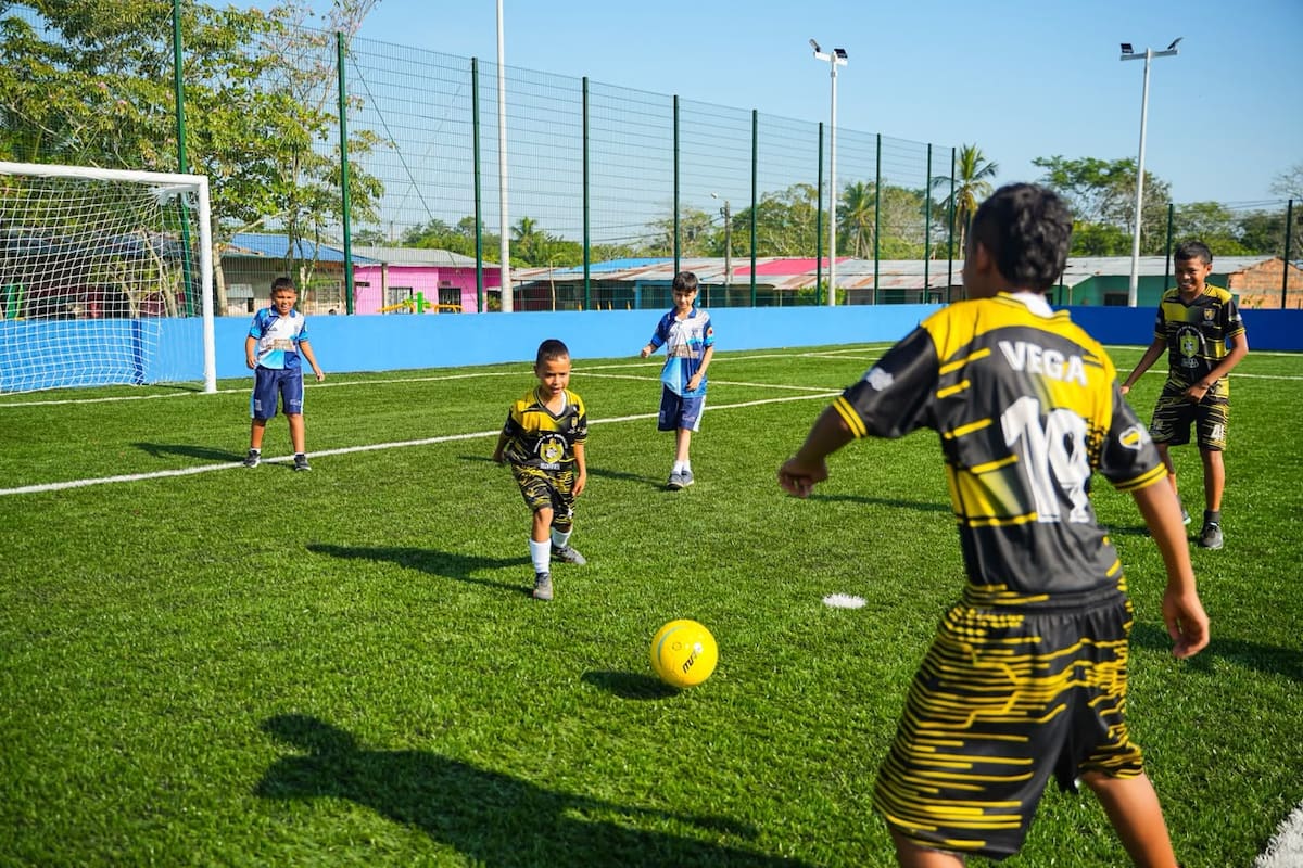 Yamil Arana transforma San Pablo con la inauguración de moderno estadio de fútbol