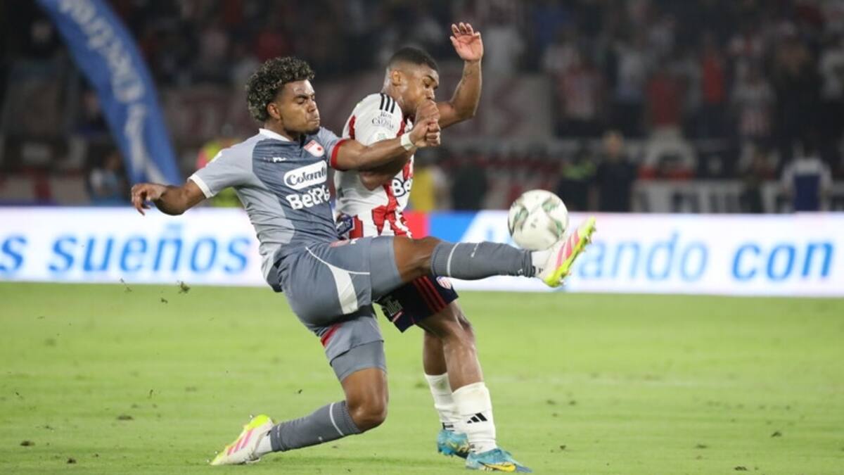 Santa Fe y Junior se enfrentan por el título de la Superliga 2026. //Foto: Colprensa.