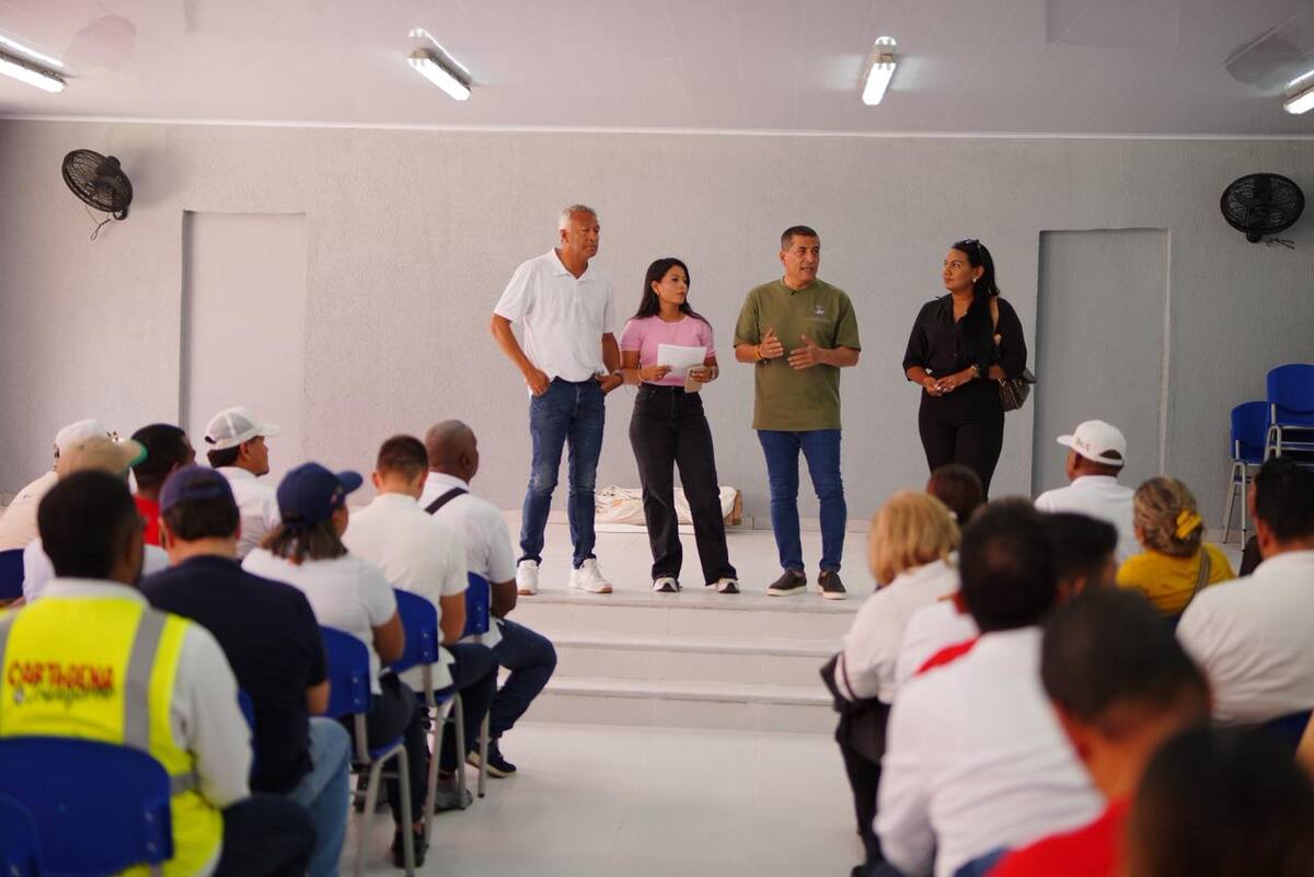 Alcalde Dumek Turbay hizo última inspección antes de la reapertura del colegio Santa María el próximo lunes 2 de marzo. // Foto: cortesía - Alcaldía de Cartagena.