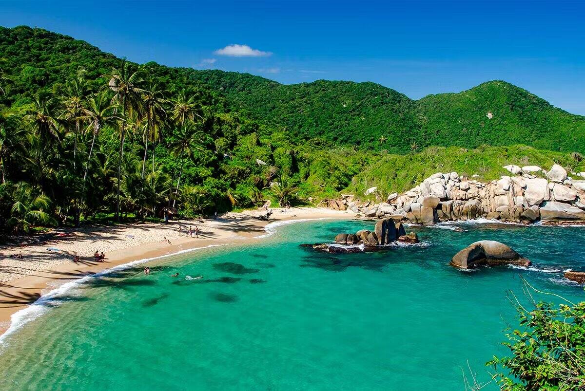 Santa Marta, la ciudad de la naturaleza, historia y cultura. //Denomades.