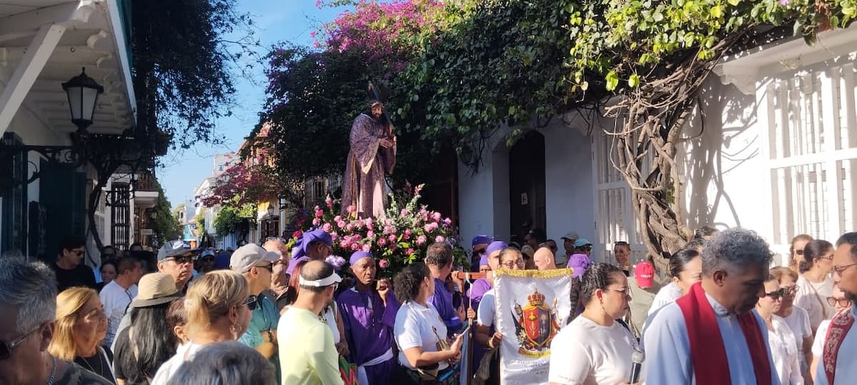 Santo Viacrucis por las calles del Centro Histórico. // Óscar Díaz - El Universal