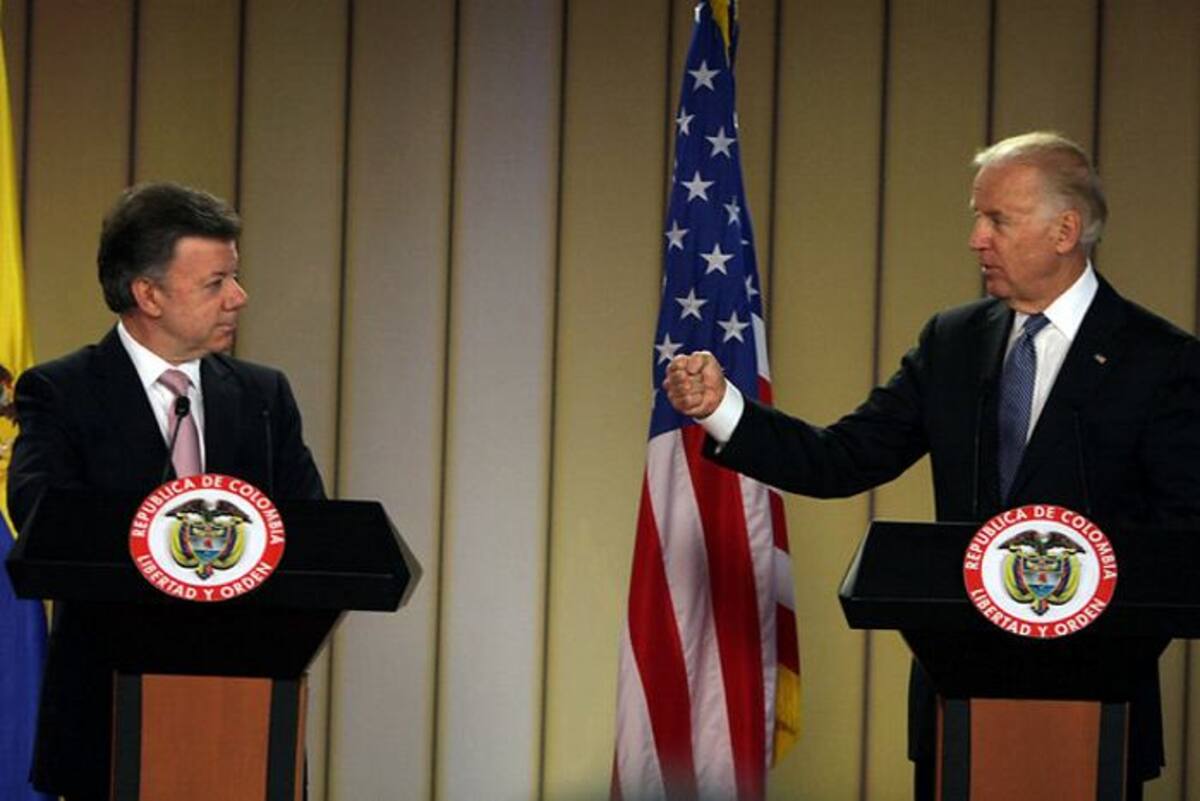El presidente de COlombia, Juan Manuel Santos, junto al vicepresidente de Estados Unidos, Joseph Biden. COLPRENSA