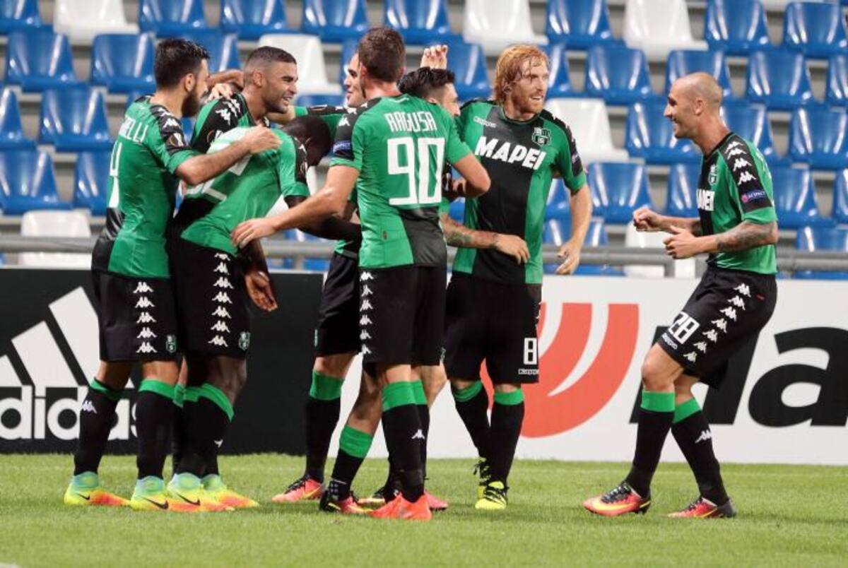 Jugadores del Sassuolo celebran uno de los goles del partido. AP Elisabetta Baracchi