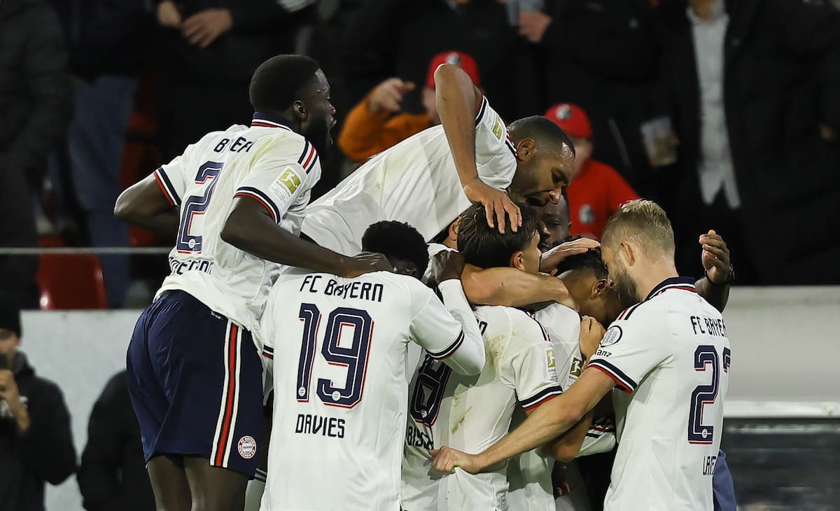 Michael Olise sentenció el triunfo de Bayern Múnich ante el Friburgo por la fecha 7 de la Bundesliga. //Foto, EFE: RONALD WITTEK