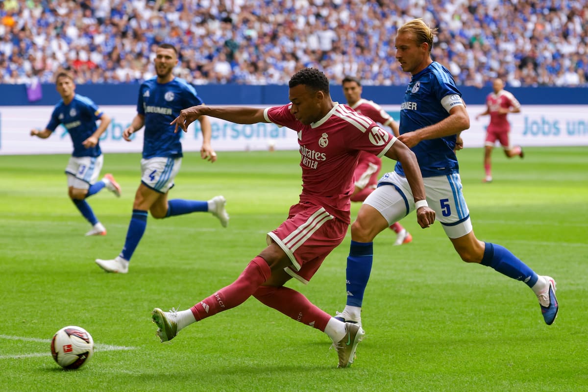 Kylian Mbappé fue figura en el amistoso de Real Madrid contra Schalke 04. //Foto, EFE: CHRISTOPHER NEUNDORF