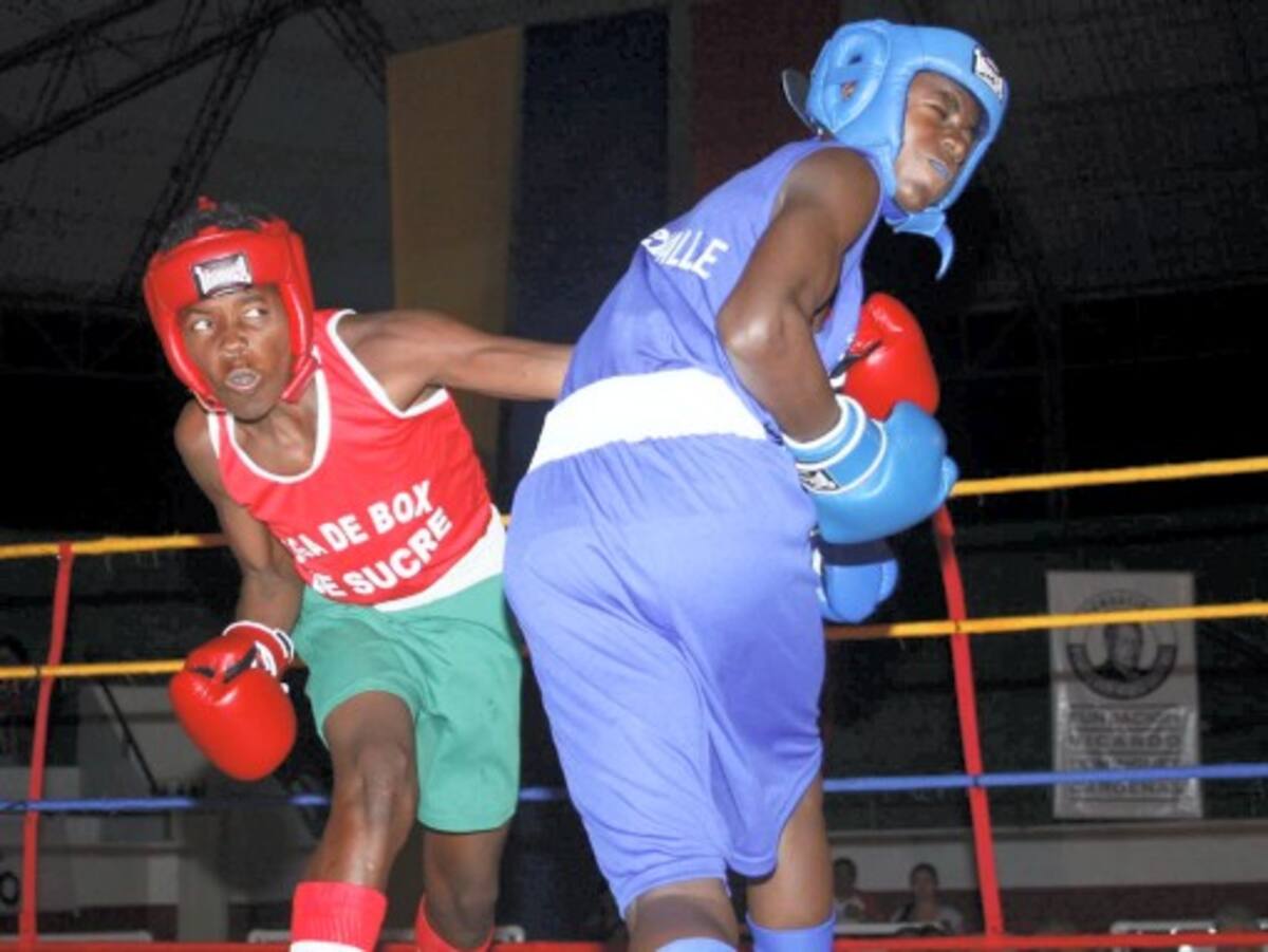 En la división de los 50 kilogramos, Yan Consuegra, de Sucre A, logró superar al pegador Óscar Rentería, de Valle.