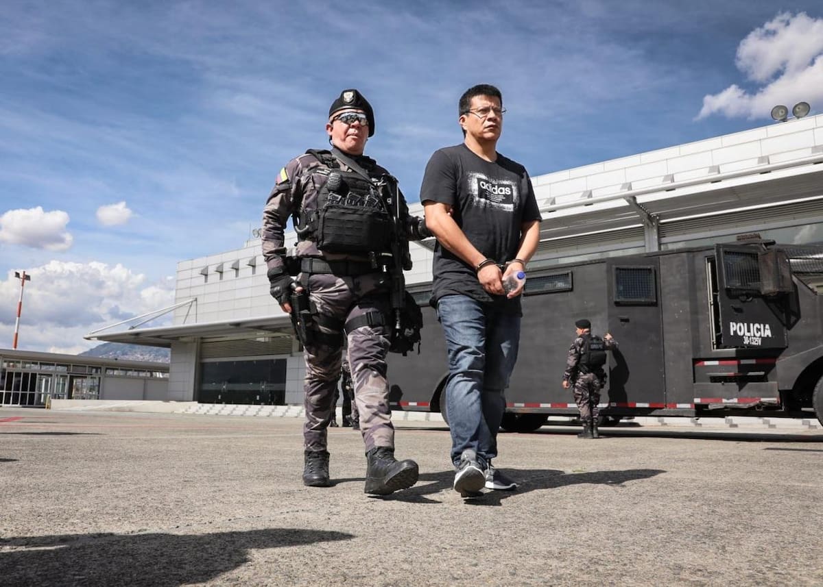 Los traslados se realizaron hacia establecimientos penitenciarios ubicados en Bogotá, Medellín, Girón, Valledupar, La Dorada, Palmira, Ibagué y El Barne. Fotos de // Colprensa.