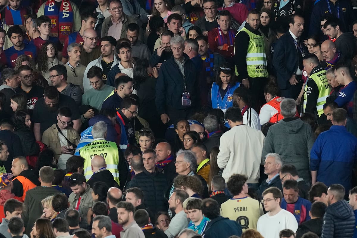 Barcelona vs Celta se suspendió 18 minutos por emergencia médica