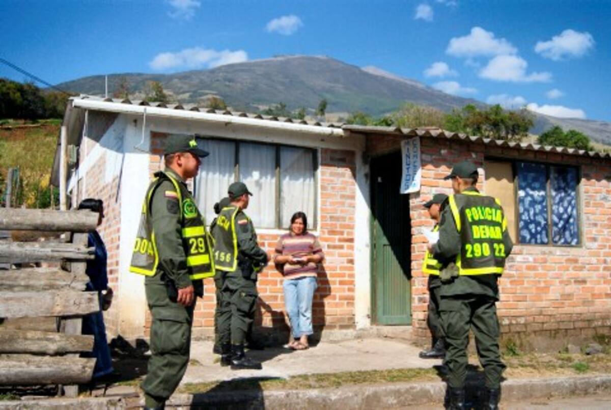 Según las autoridades solamente 74 familias, conformadas por 332 personas, han acudido a los albergues temporales dispuestos.