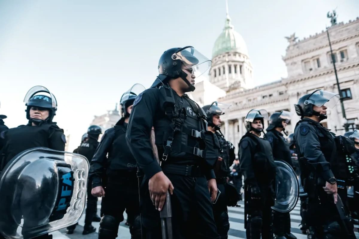 Policías en Argentina. // Foto: EFE
