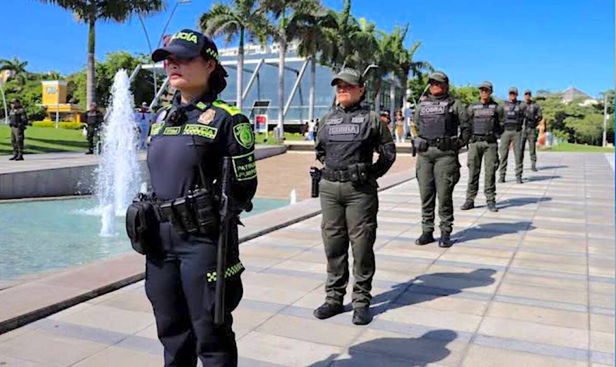 El componente femenino Dino d ela Policia Nacional estará presente en el desfile de La Guacherna del Carnaval de Barranquilla.//Cortesía Policía Mebar.