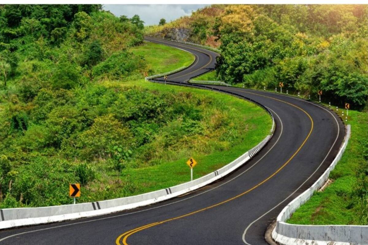 Vías seguras en Colombia: guía para protegerte al volante y como peatón