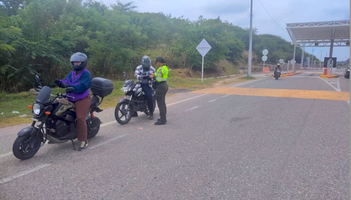Durante el puente festivo de la Virgen de Chiquinquirá, la Seccional de Tránsito y Transporte Atlántico desplegará un dispositivo especial de seguridad vial en las carreteras del Departamento.//Cortesía Policía Atlántico.