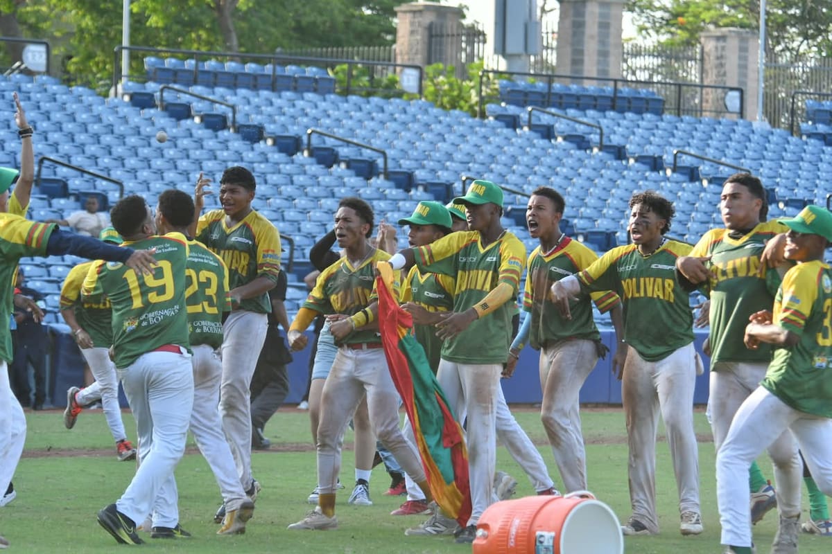 La Selección Bolívar de Béisbol Sub-15 recuperó el trono en el Campeonato Nacional tras vencer a Atlántico. //Foto: Cortesía El Heraldo.