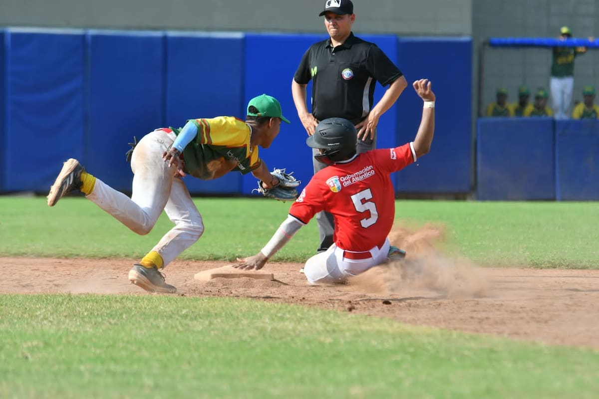 La Selección Bolívar de Béisbol Sub-15 recuperó el trono en el Campeonato Nacional tras vencer a Atlántico. //Foto: Cortesía El Heraldo.