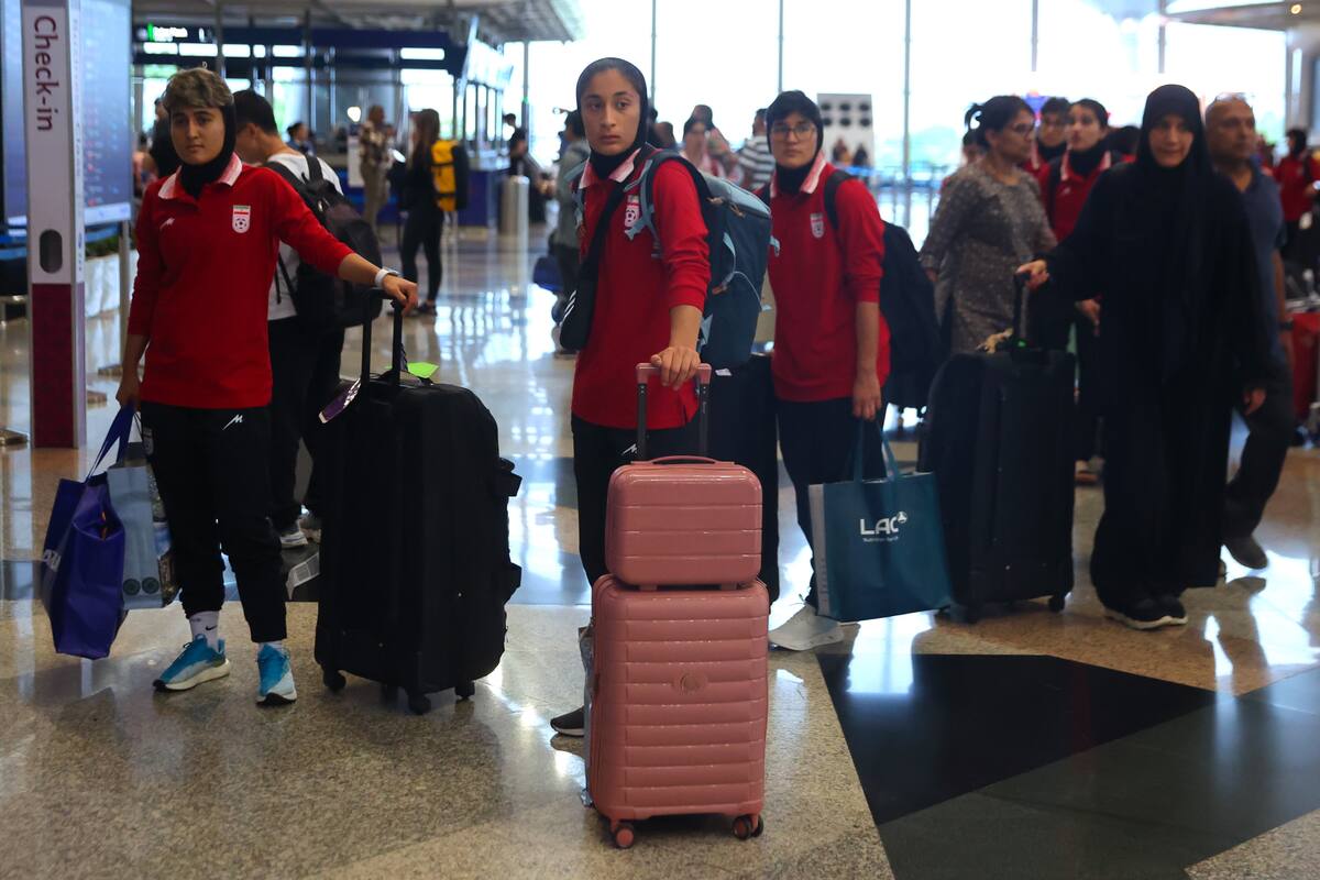 Jugadoras de Irán regresan a su país en medio de polémicas y tensión