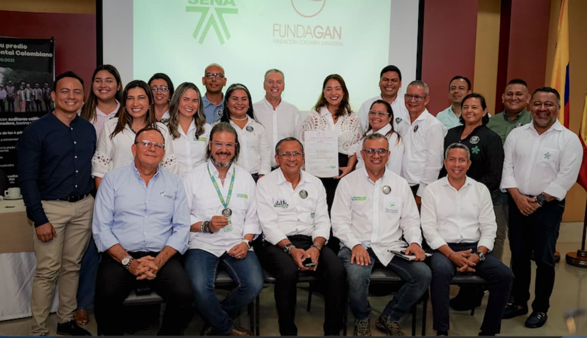 Instructores del SENA Atlántico, junto a su directora Jacqueline Rojas y miembros de la Fundación Colombia Ganadera, Fundagán. //Cortesía Sena Atlántico.