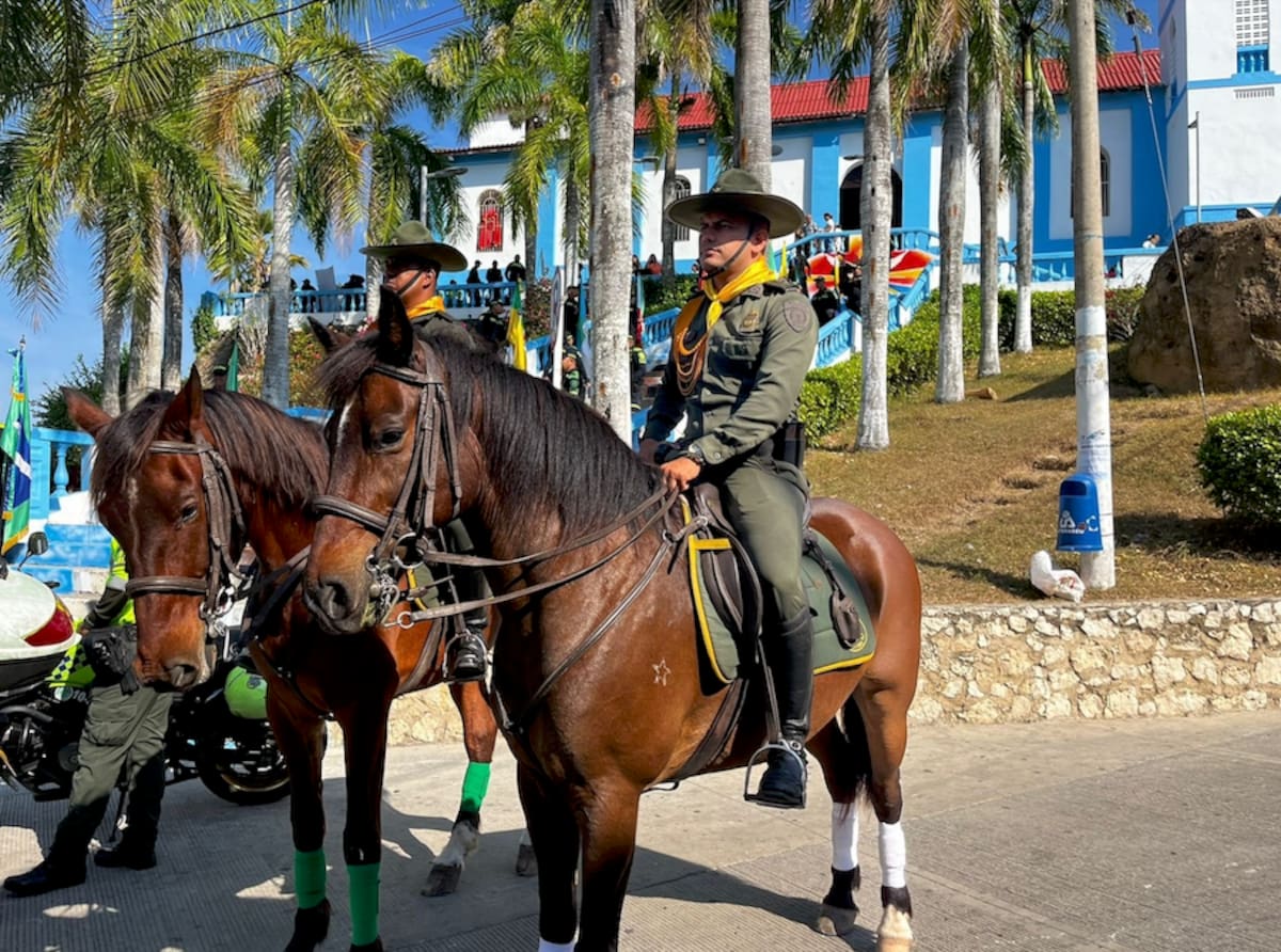 La Policía nacional estuvo presente en los sitios turísticos del Departamento del Atlántico durante la Semana Santa.//Cortesía Policía Atlántico.