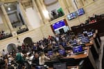 Choque en Senado por atentados: petrismo y uribismo se enfrentan