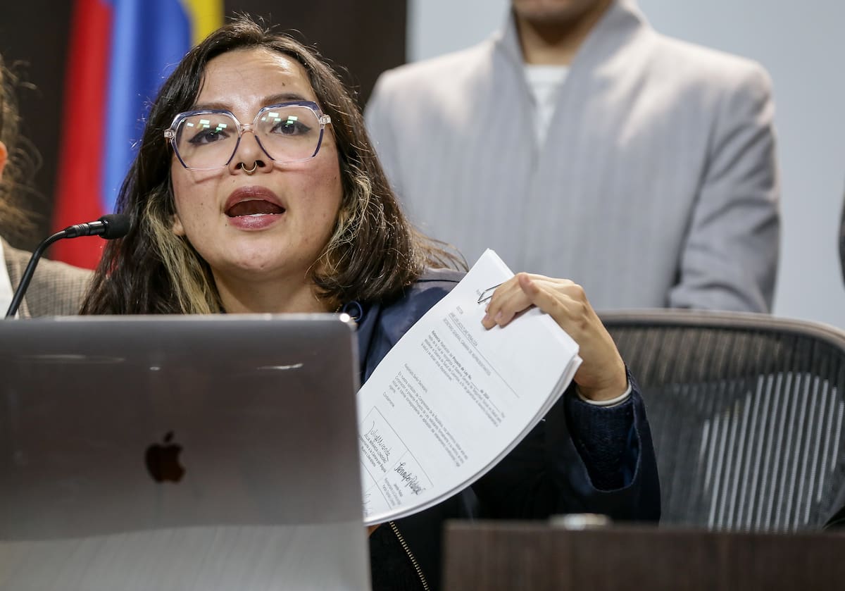 Senadora Jennifer Pedraza abandona posesión de Abelardo de la Espriella. // Foto: Colprensa - Catalina Olaya.