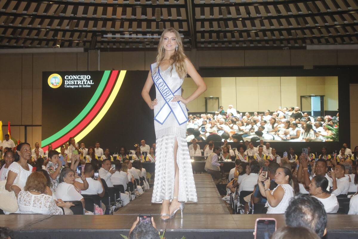 Catalina Duque en su primera aparición como la nueva Señorita Colombia 2024- 2025. //Foto: Julio Castaño- El Universal.