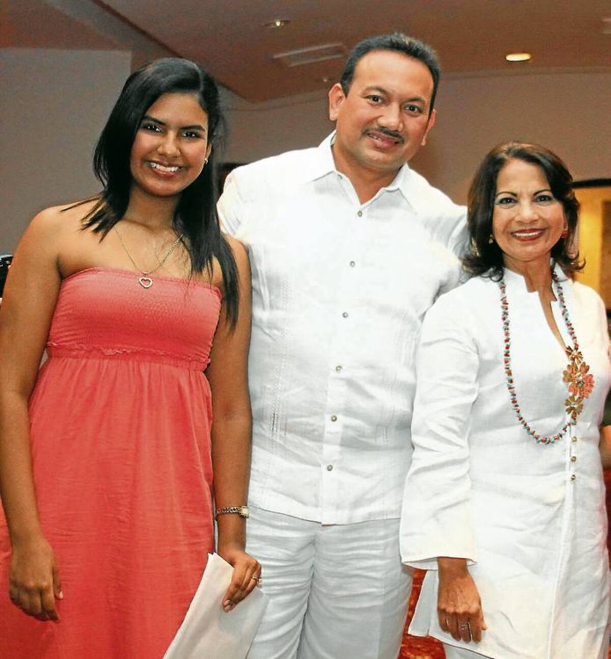 Johana García, Eduardo García y Gloria Giammaría.