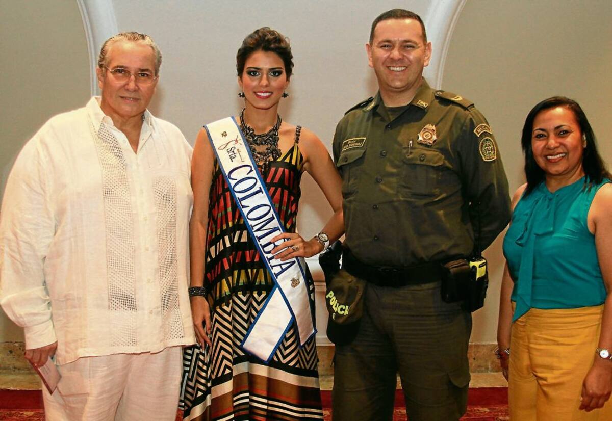 Miguel Angel Franco; la señorita Colombia, Lucía Aldana Roldán; Jesús Rodríguez y Sandra Cuadro.