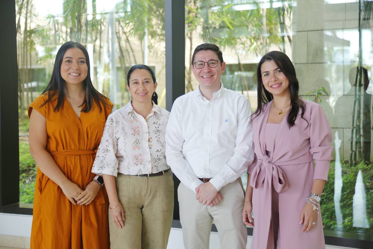 Natalia Oliveros, Sandra Pedraza, Estaban Toro y María del Rosario Curi.