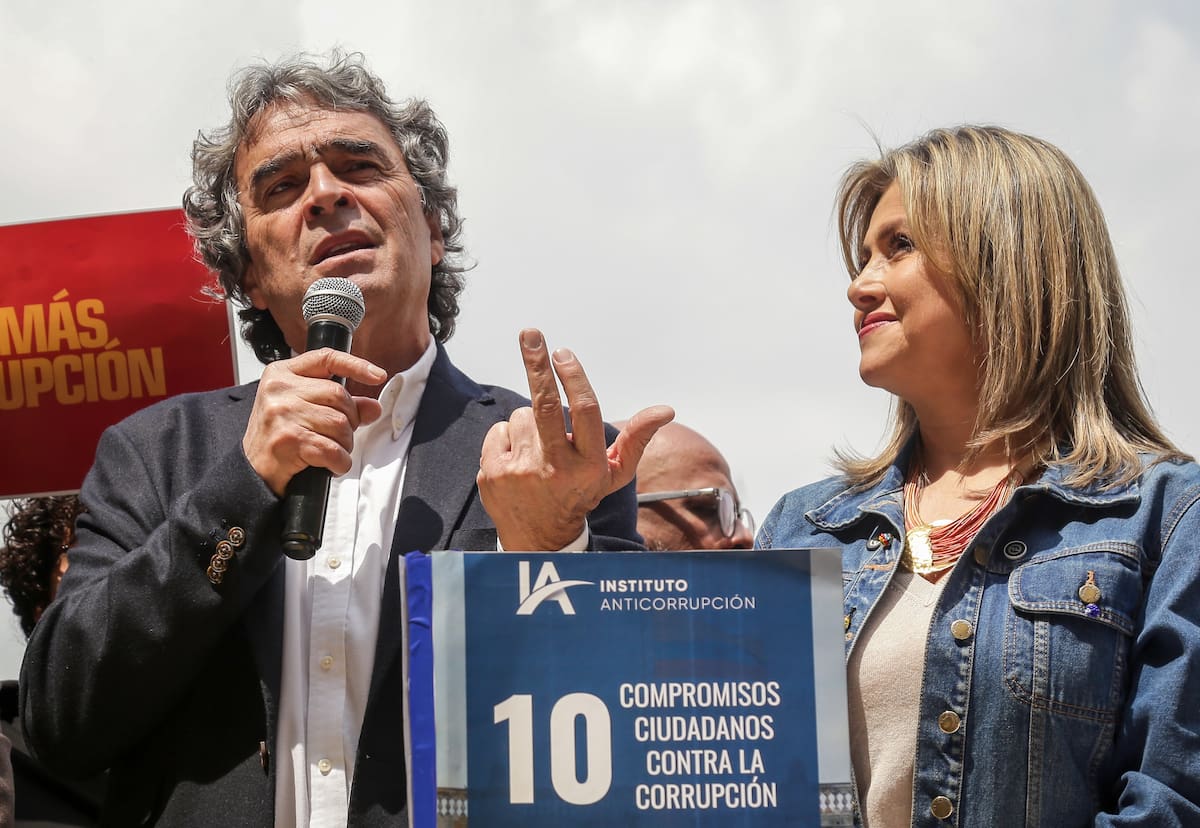 Sergio Fajardo y Edna Bonilla promueven el referendo 'Por la Estabilidad Constitucional 2026 - 2034'. // Foto: Colprensa - Catalina Olaya