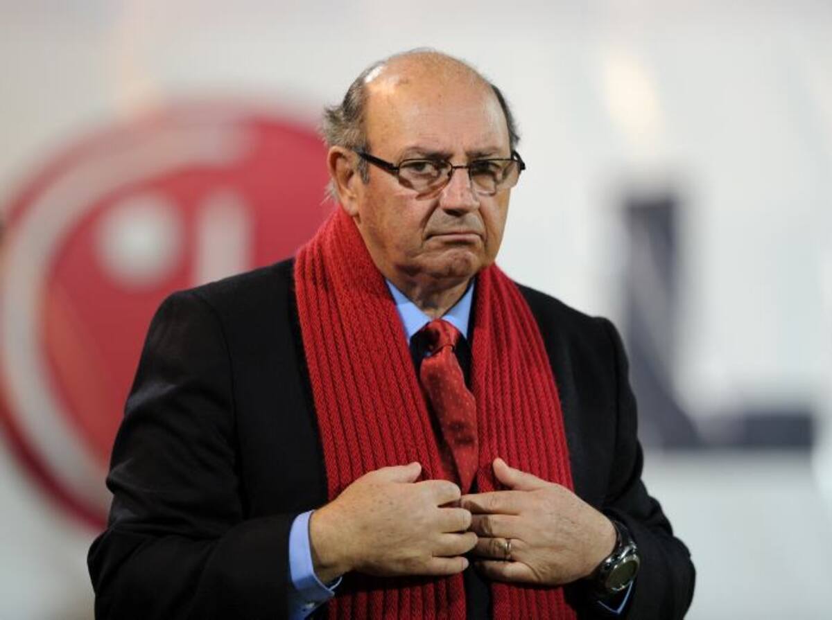 Según la prensa deportiva peruana, Sergio Markarián puso su renuncia en tapete ante el presidente de la FPF, Manuel Burga. AFP ALEJANDRO PAGNI