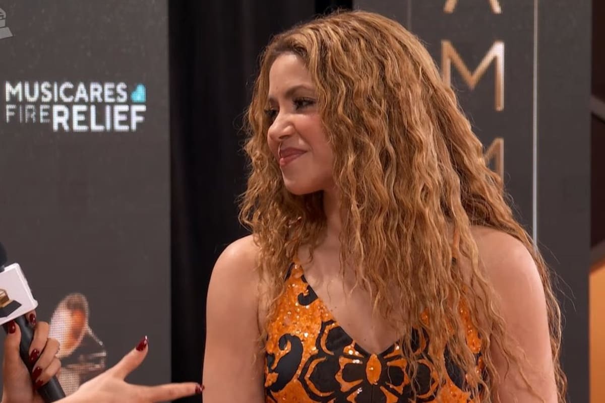Llegó Shakira a los Grammy: así fue el look para la alfombra roja