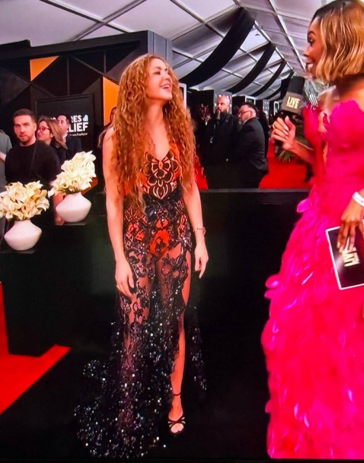 Shakira causó sensación en la alfombra roja de los Grammy 2025. //Foto: tomada de redes sociales.