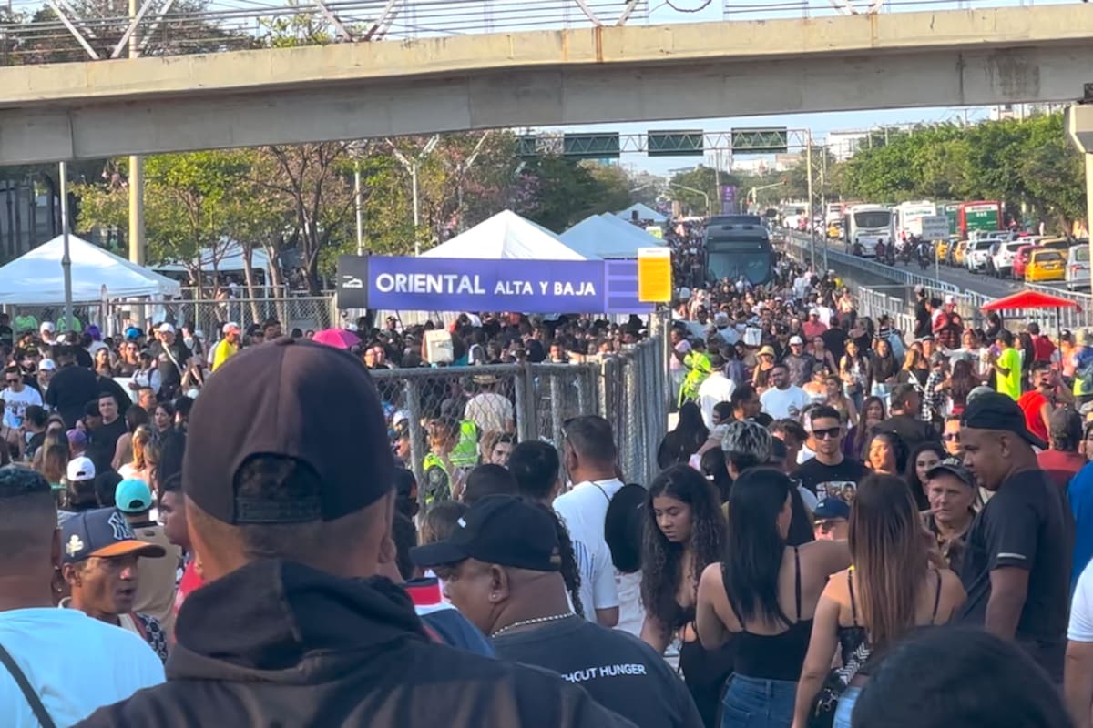 Shakira se va de Barranquilla con su tour mundial Las Mujeres Ya No Lloran