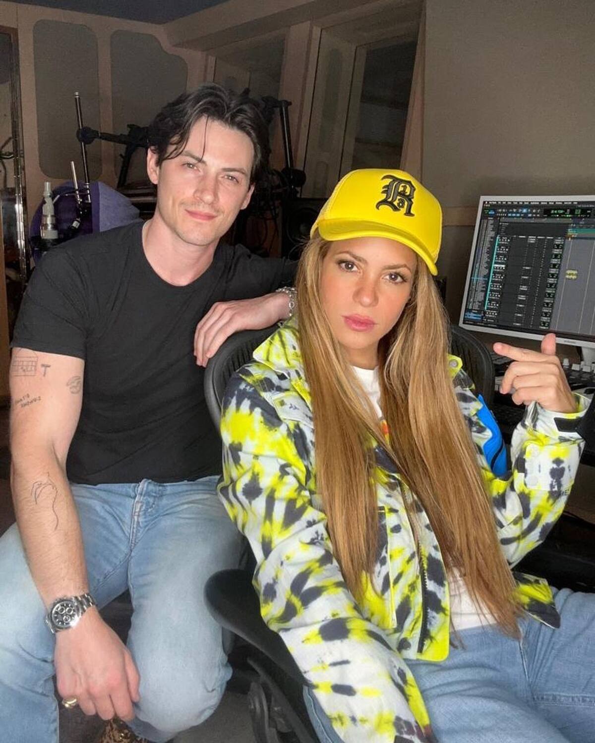 Shakira con David Stewart en el estudio de grabación. //Foto: IG @shakira