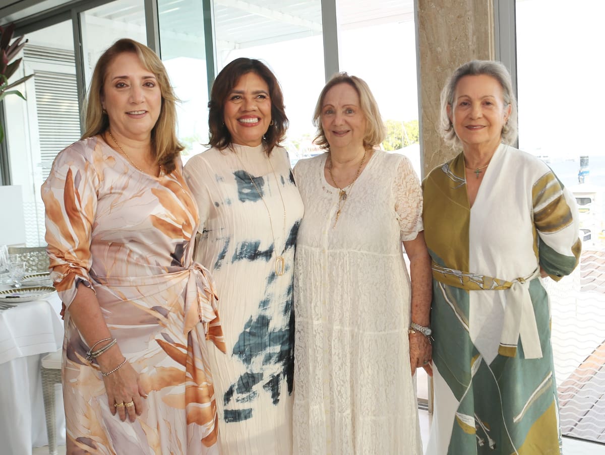 Lucy Vélez, Maritza Marín, Alba Pornoy y Margarita de Amín.