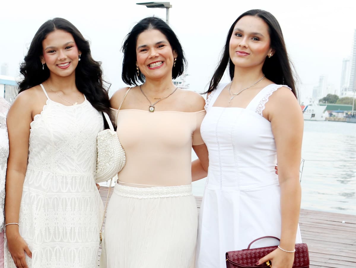Salomé Franco, Aída Martínez Romero y María Ángel Franco.