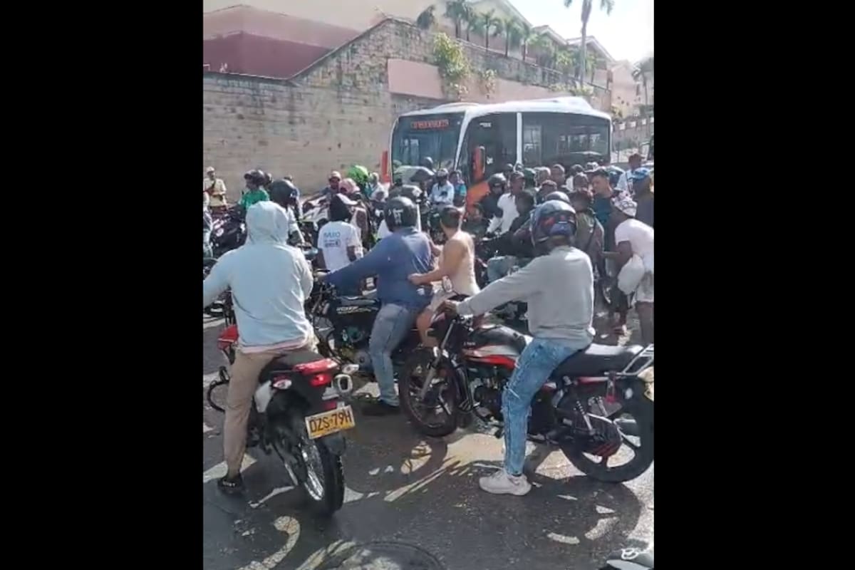 Video: sicarios balean a un motociclista en Daniel Lemaitre; cayó el presunto responsable