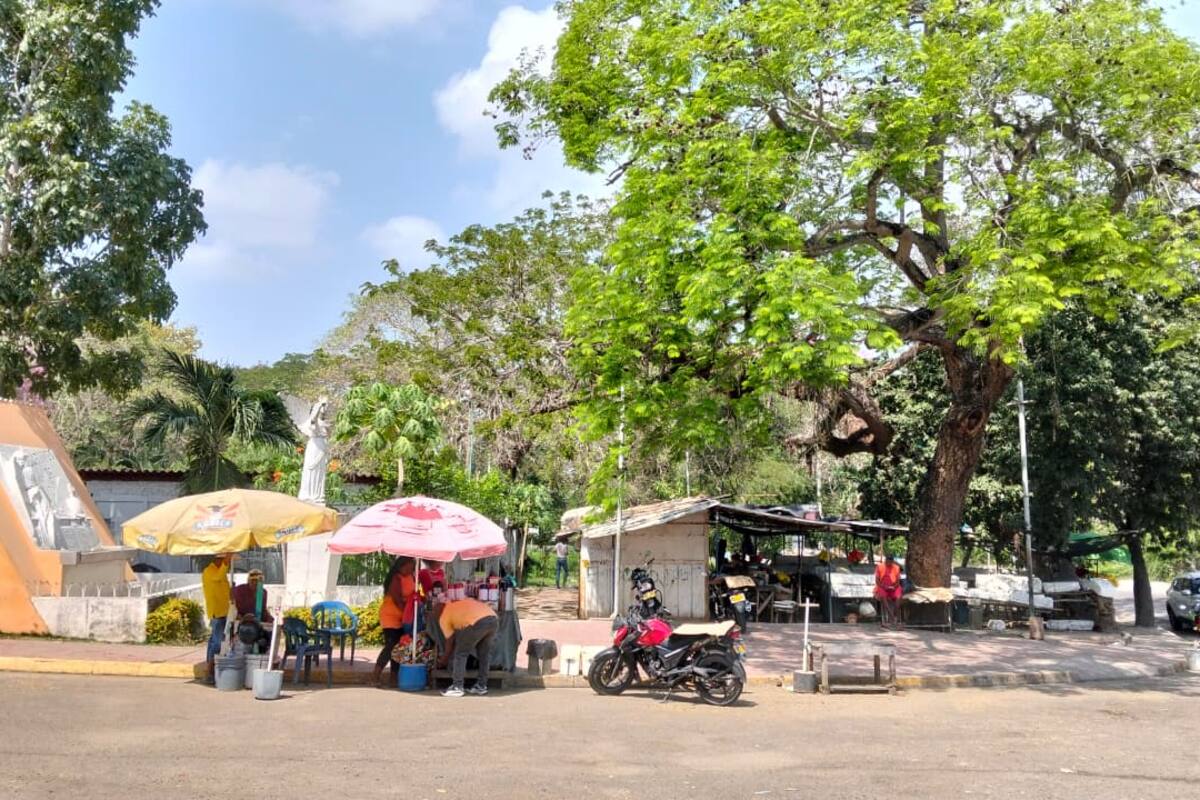 A hombre lo mataron a balazos en la entrada del cementerio Jardines de Paz