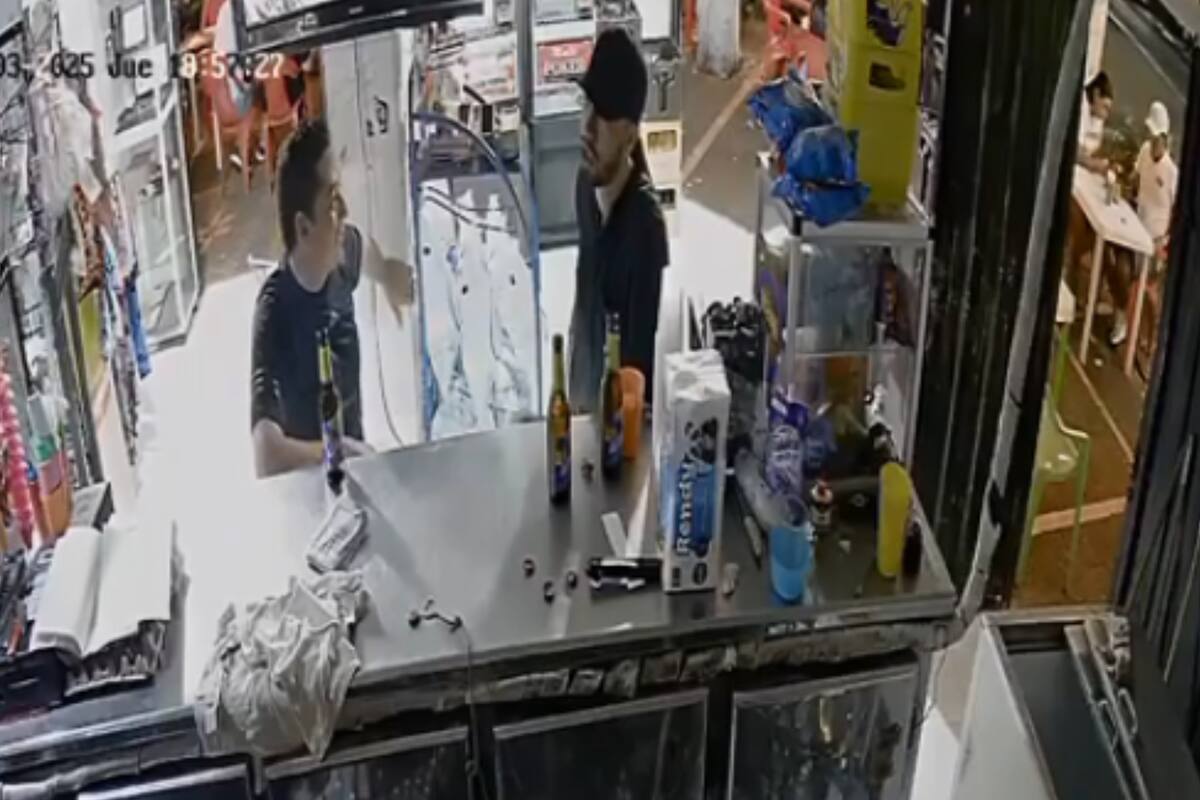 Video: sicario iba a matar a una mujer, y se le bloqueó el arma