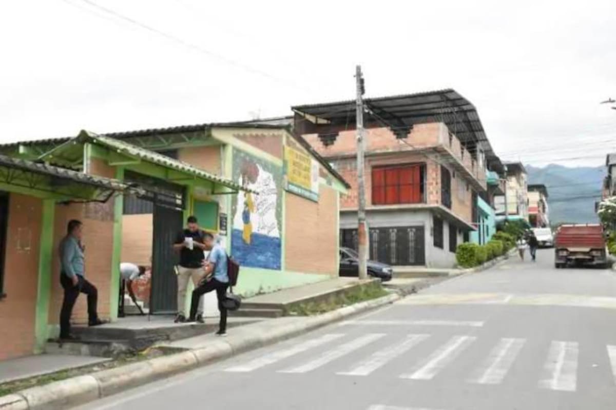 Se escondió en colegio para que no lo mataran, pero no le perdonaron la vida