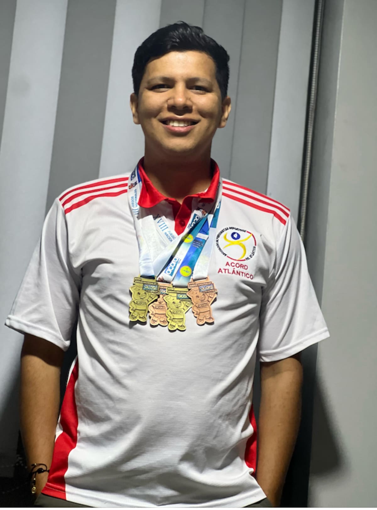 Sigilfredo Franco fue la gran figura de la delegación Acord Atlántico: al ganar bronce en baloncesto, oro en atletismo, en 100 y 200 metros, y fue bronce en lanzamiento de la pelota. //Cortesía.