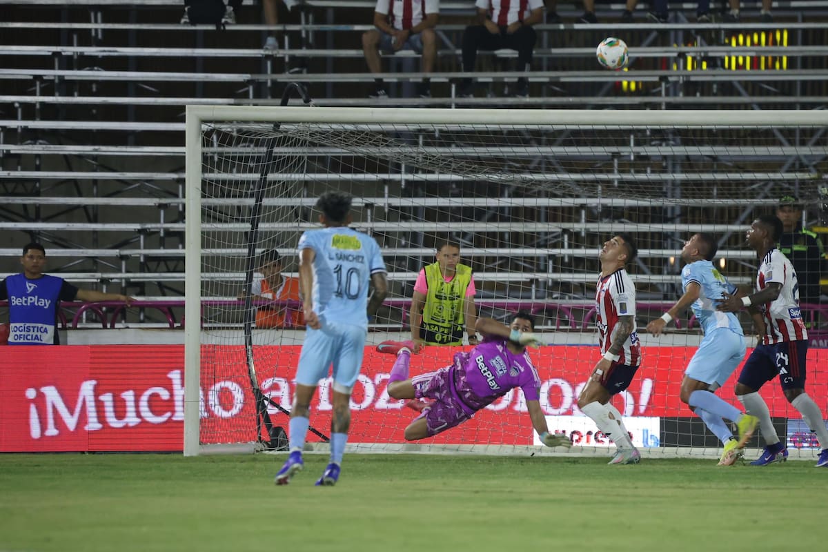 Penal: la monumental atajada de Mauro Silveira a Dayro Moreno en la última jugada del partido