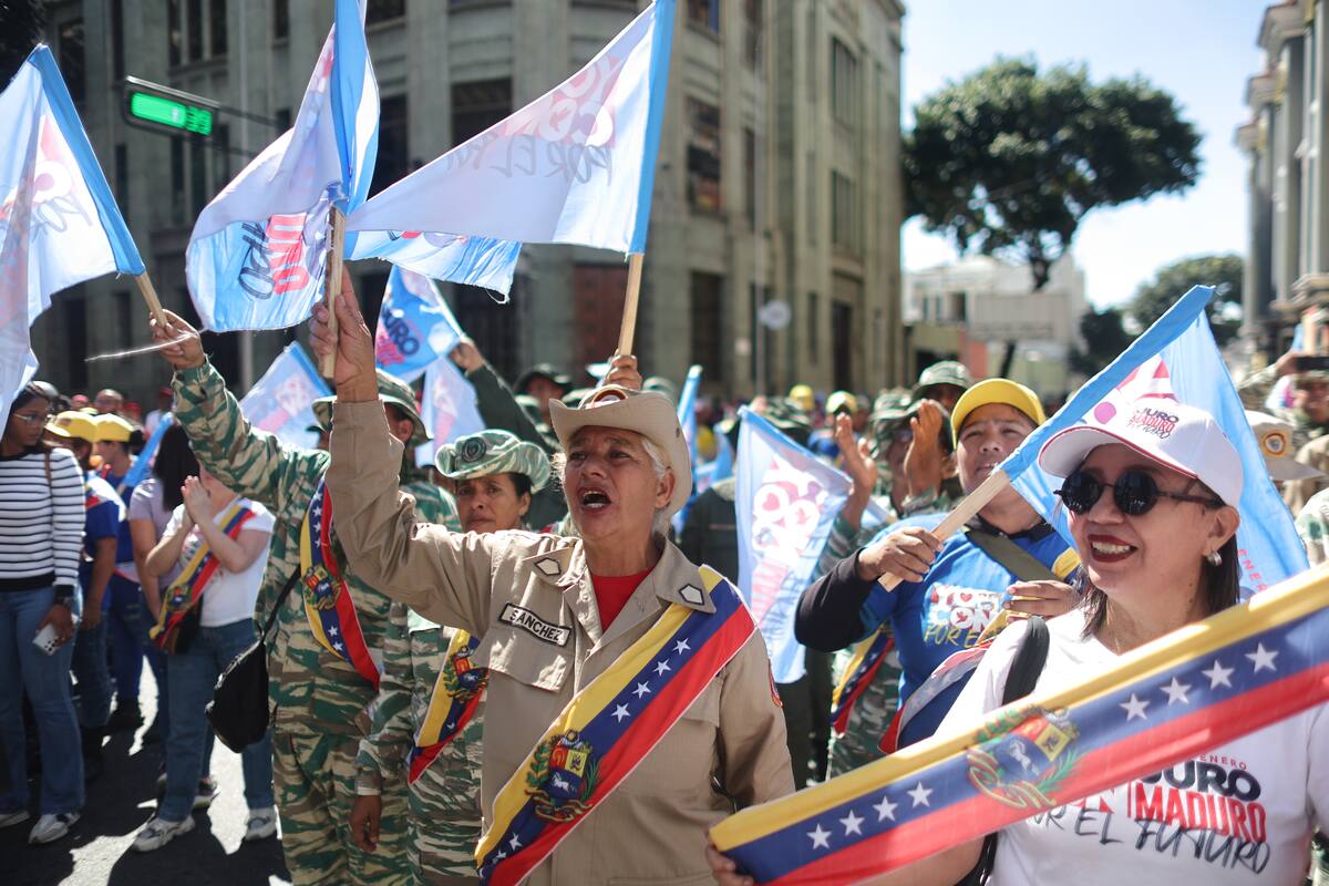 Simpatizantes de Nicolás Maduro se toman las calles para celebrar su posesión