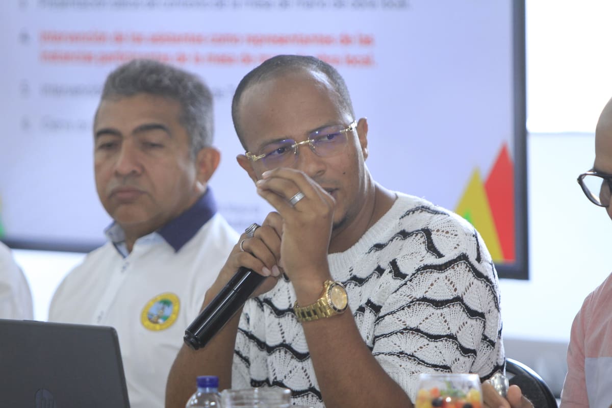 Sindicatos y líderes comunitarios participaron de la mesa técnica del Distrito con el Ministerio del Trabajo. // Foto: Julio Castaño - El Universal