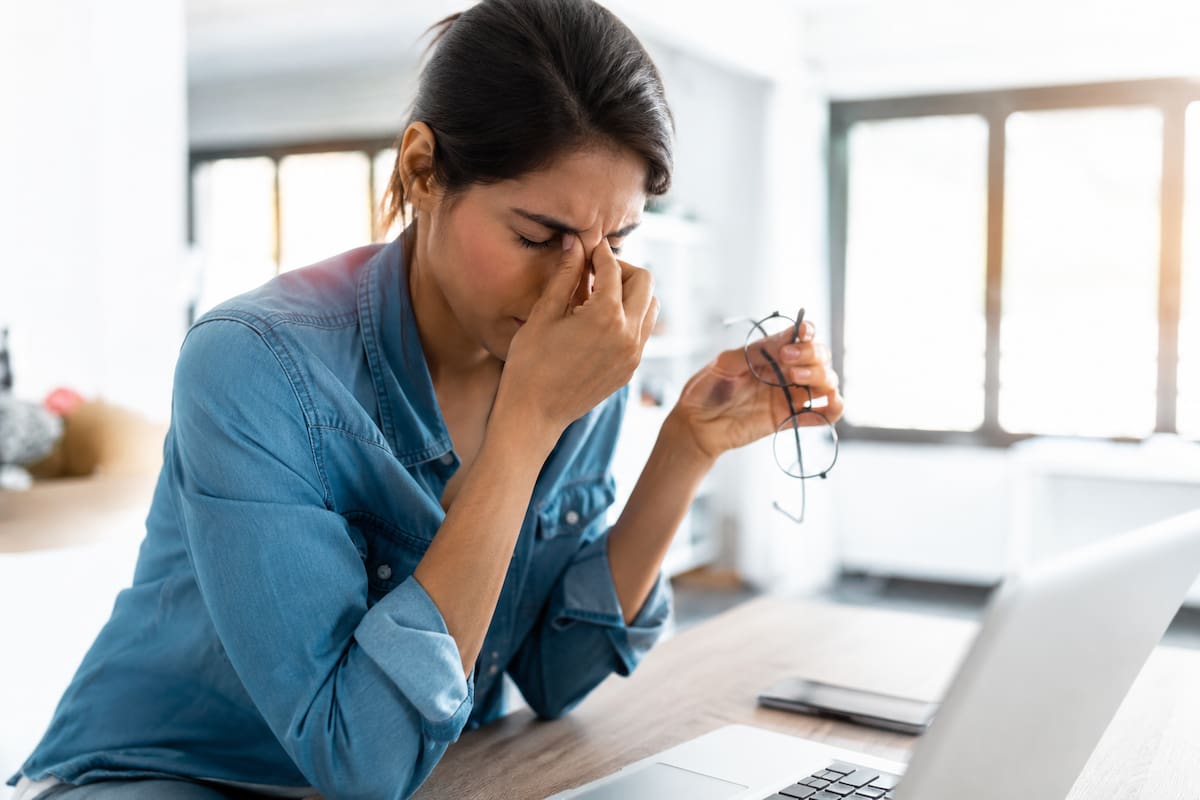 Qué es el síndrome de ojo seco y por qué aumenta en Colombia. // Foto: imagen generada con IA.