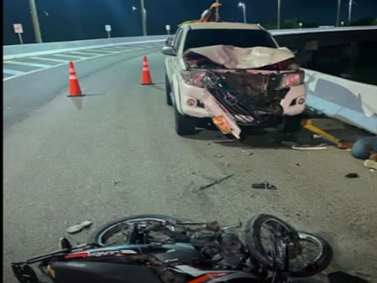 Los vehículos involucrados en el fuerte accidente de tránsito en la vía Cartagena -Barranquilla. Foto //Cortesía.
